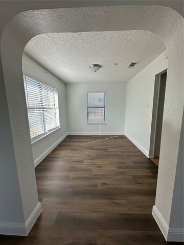 2006 Oakglen Drive, Garland, TX 75040