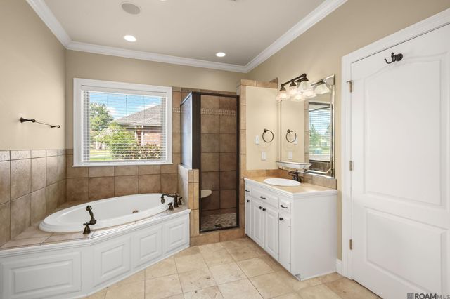 24525 Pecan Pointe Dr, Plaquemine, LA 70764