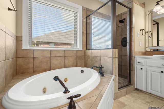 24525 Pecan Pointe Dr, Plaquemine, LA 70764