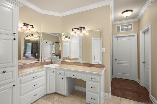 24525 Pecan Pointe Dr, Plaquemine, LA 70764