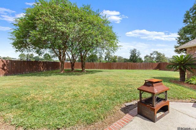 24525 Pecan Pointe Dr, Plaquemine, LA 70764