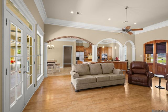 24525 Pecan Pointe Dr, Plaquemine, LA 70764