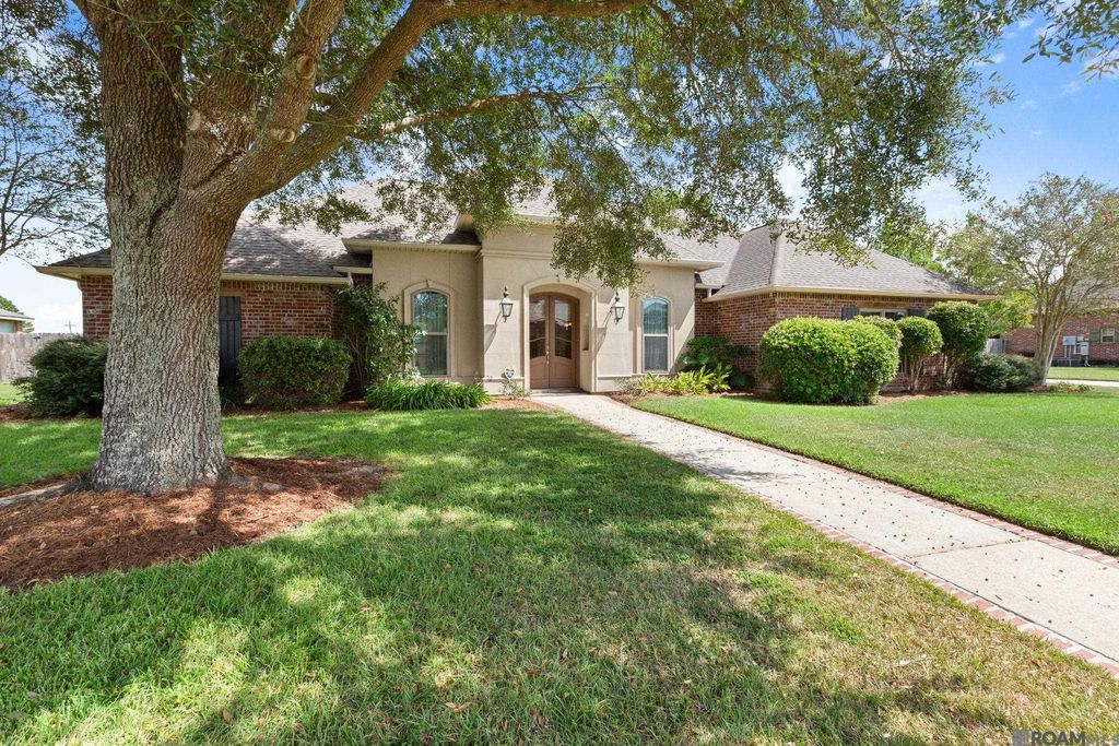 24525 Pecan Pointe Dr, Plaquemine, LA 70764