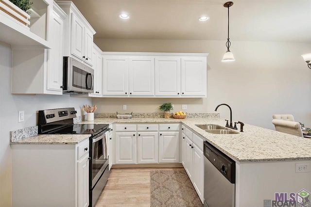 2948 S Roth Ave, Gonzales, LA 70737