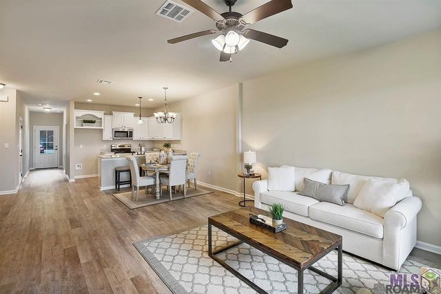 2948 S Roth Ave, Gonzales, LA 70737