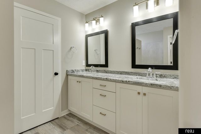 5357 N 191st Street, Elkhorn, NE 68022