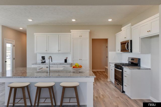 5357 N 191st Street, Elkhorn, NE 68022