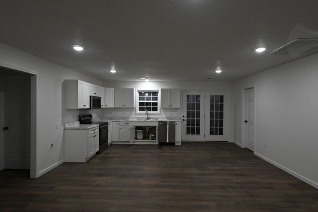 2327 Old Hwy 13, Linden, TN 37096