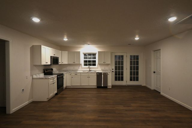 2327 Old Hwy 13, Linden, TN 37096