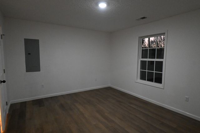 2327 Old Hwy 13, Linden, TN 37096