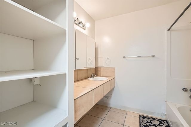 212 Orland Street 19, Las Vegas, NV 89107