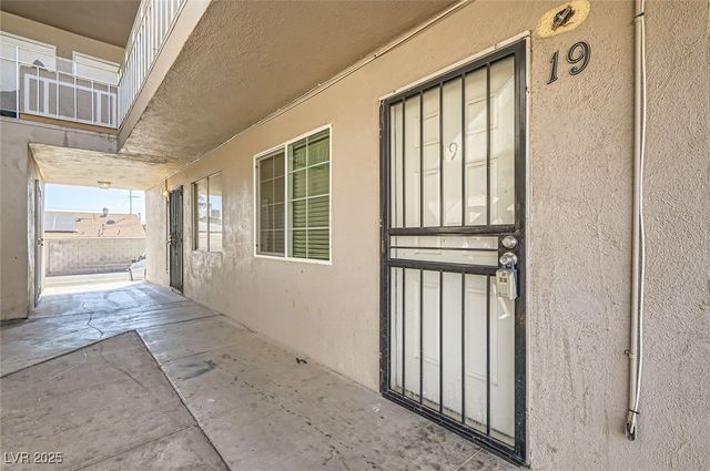 212 Orland Street 19, Las Vegas, NV 89107