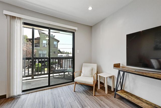 3301 Red River ST 312, Austin, TX 78705