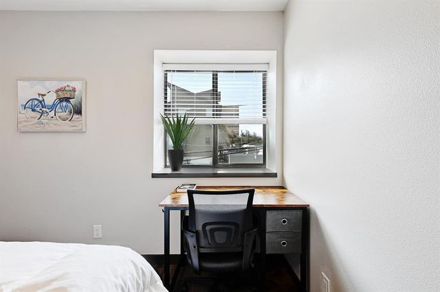 3301 Red River ST 312, Austin, TX 78705