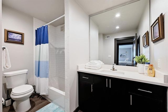 3301 Red River ST 312, Austin, TX 78705