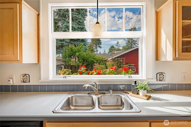 2817 Broadway, Bellingham, WA 98225