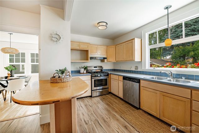 2817 Broadway, Bellingham, WA 98225