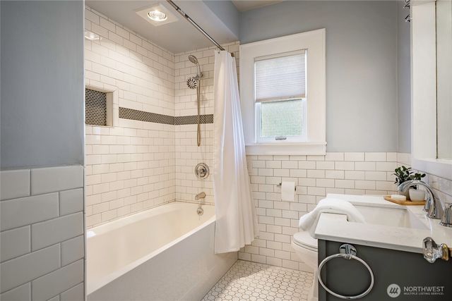 2817 Broadway, Bellingham, WA 98225