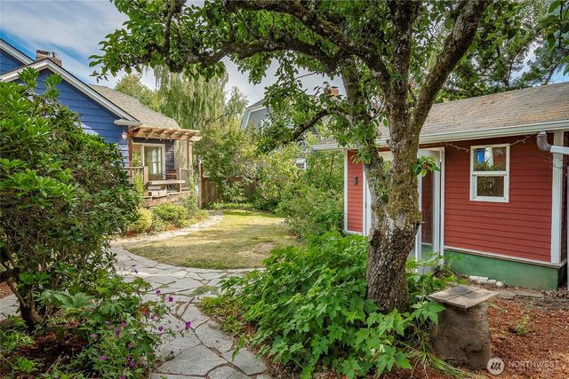 2817 Broadway, Bellingham, WA 98225