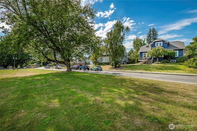 2817 Broadway, Bellingham, WA 98225