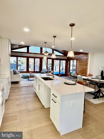 7023 DOLPHIN RD, Lanham, MD 20706