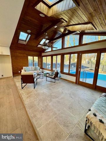 7023 DOLPHIN RD, Lanham, MD 20706