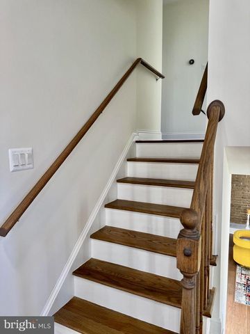 7023 DOLPHIN RD, Lanham, MD 20706