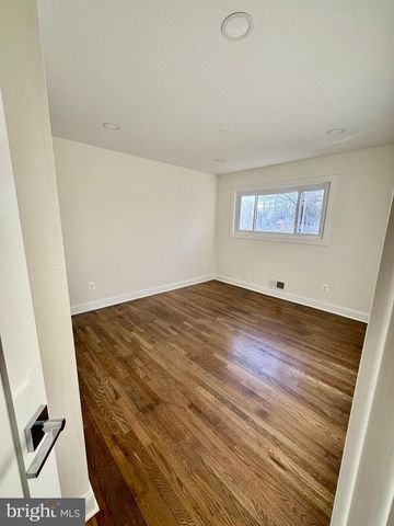 7023 DOLPHIN RD, Lanham, MD 20706