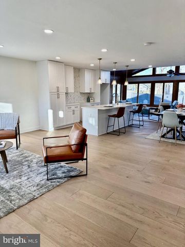 7023 DOLPHIN RD, Lanham, MD 20706