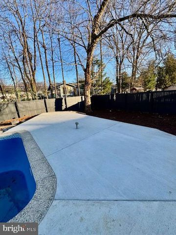 7023 DOLPHIN RD, Lanham, MD 20706