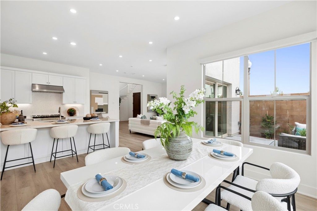 Image 15 of property listing at 122 Glydon, Irvine, CA 92618