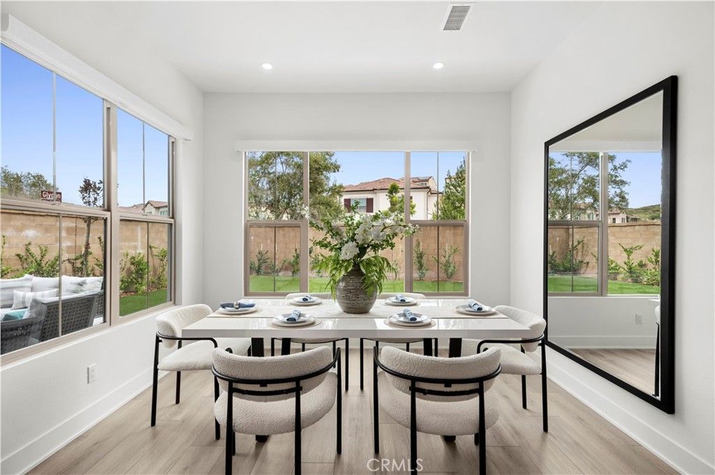 Image 20 of property listing at 122 Glydon, Irvine, CA 92618