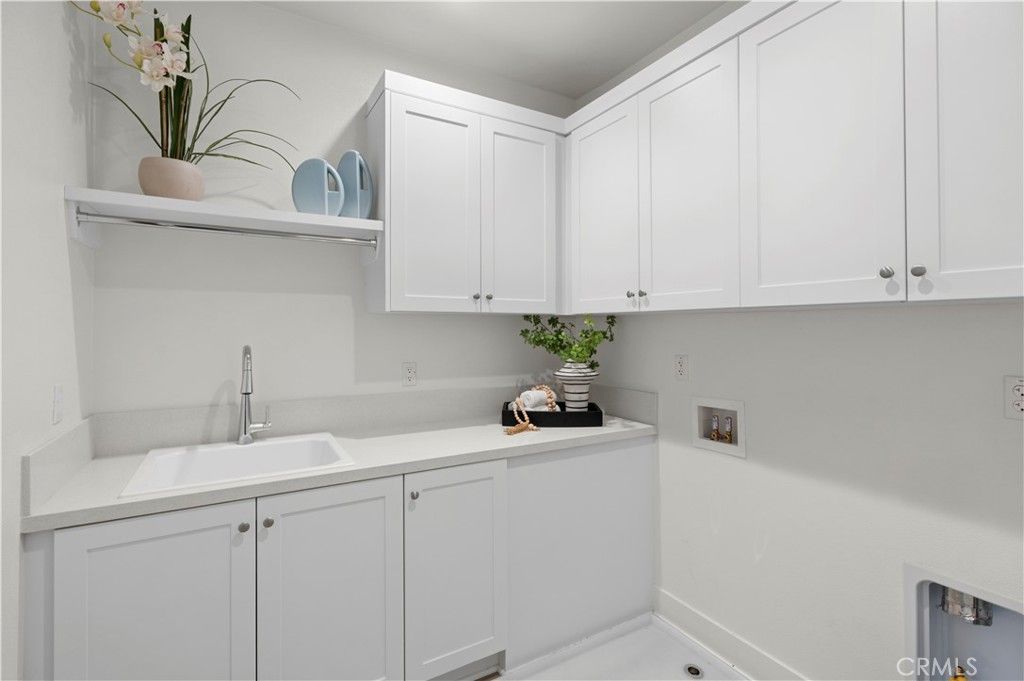 Image 31 of property listing at 122 Glydon, Irvine, CA 92618