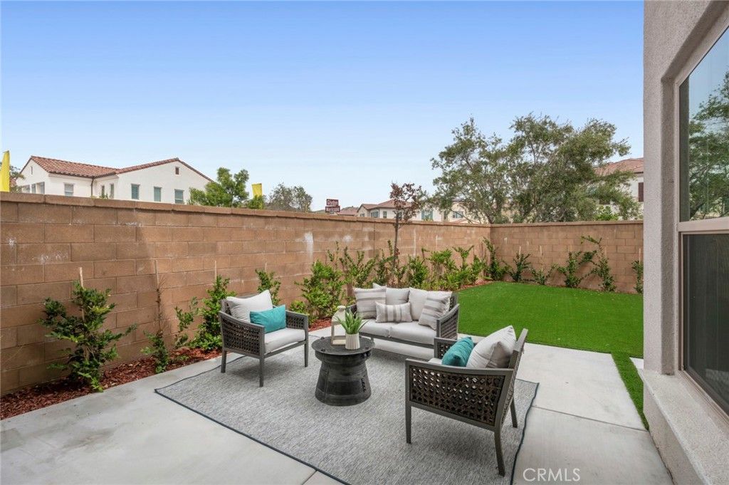 Image 32 of property listing at 122 Glydon, Irvine, CA 92618