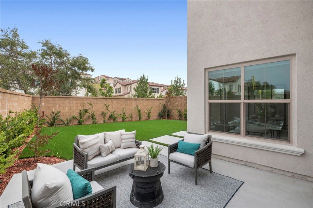 Image 33 of property listing at 122 Glydon, Irvine, CA 92618