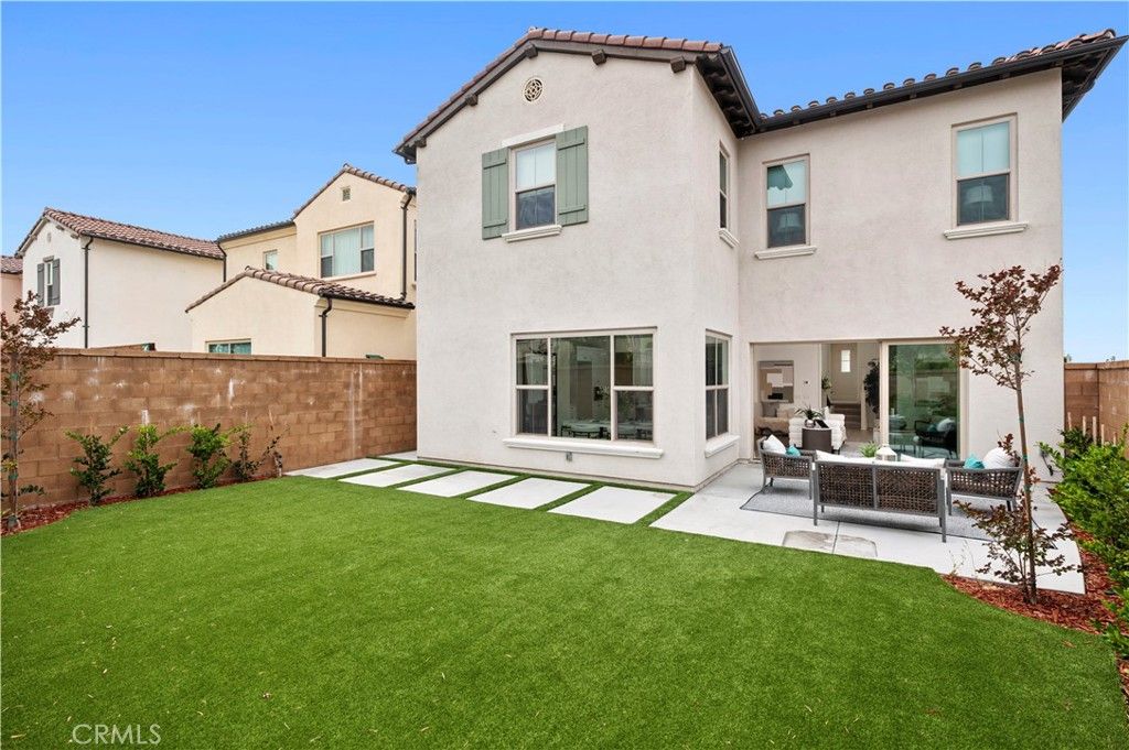 Image 36 of property listing at 122 Glydon, Irvine, CA 92618