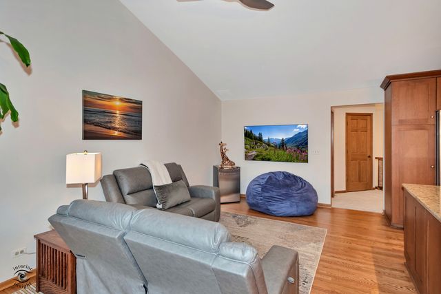 1121 Lacebark Court 1121, Darien, IL 60561