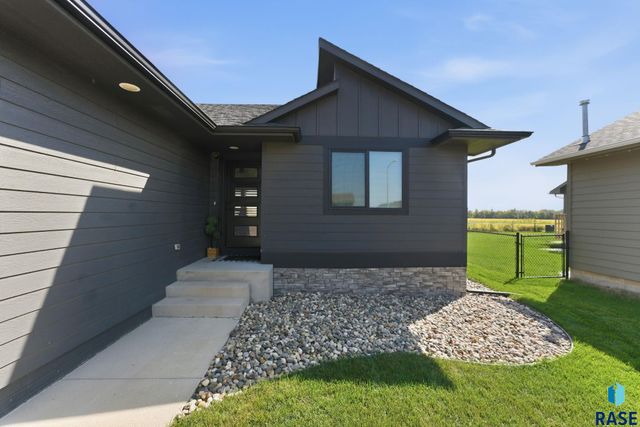 510 N Summit Ave Avenue, Tea, SD 57064