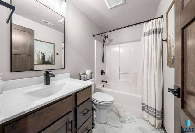 510 N Summit Ave Avenue, Tea, SD 57064