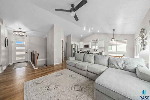 510 N Summit Ave Avenue, Tea, SD 57064