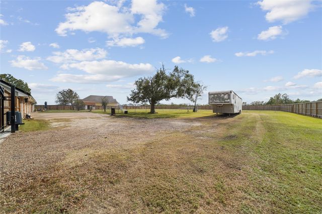 4410 County Road 63, Rosharon, TX 77583