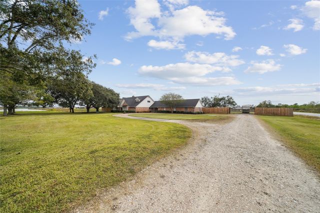 4410 County Road 63, Rosharon, TX 77583