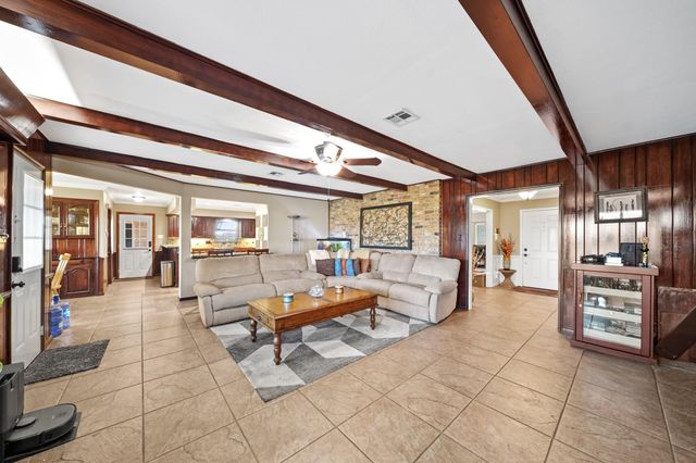 4410 County Road 63, Rosharon, TX 77583