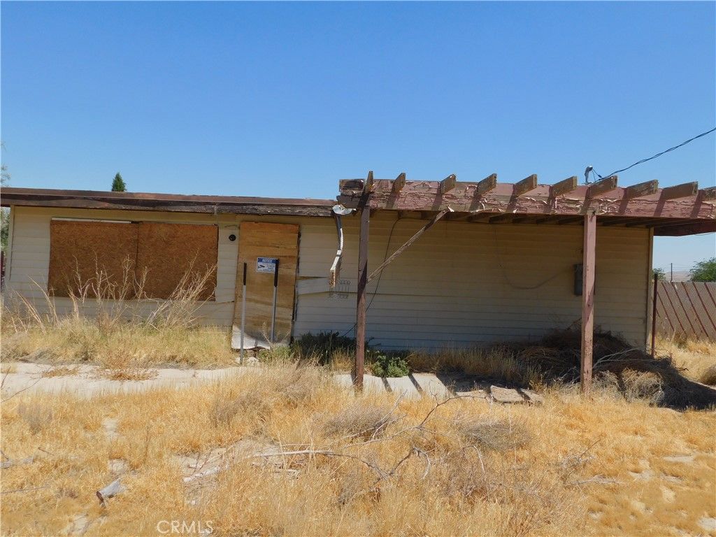 Image 1 of property listing at 25372 Jade Road, Barstow, CA 92311