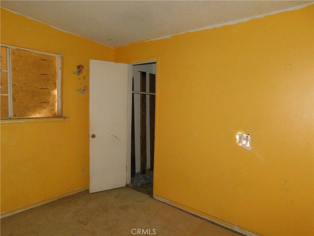 Image 12 of property listing at 25372 Jade Road, Barstow, CA 92311