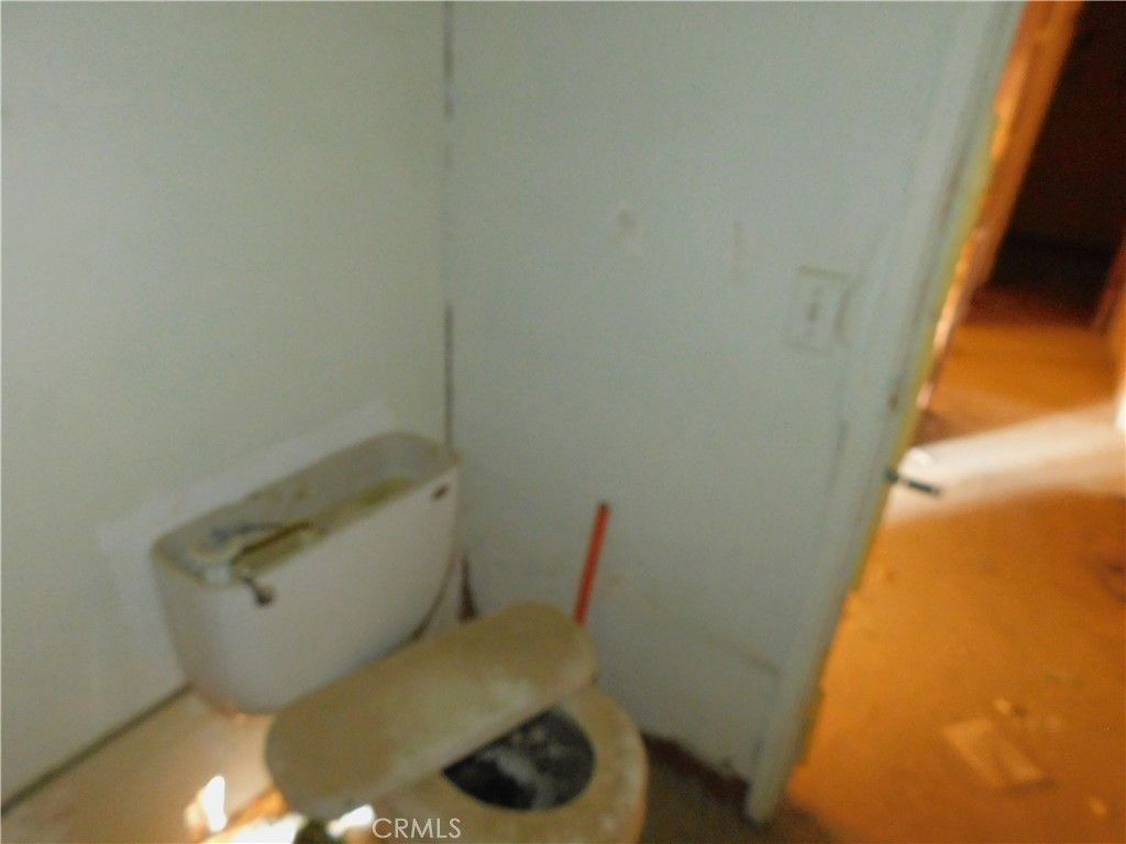 Image 21 of property listing at 25372 Jade Road, Barstow, CA 92311