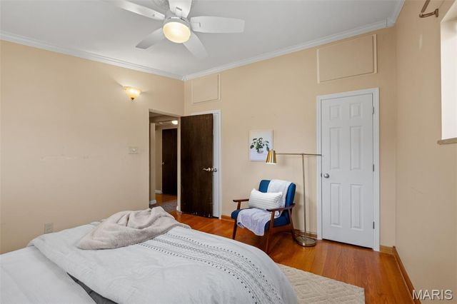 15 Oakwood Lane, St Louis, MO 63129