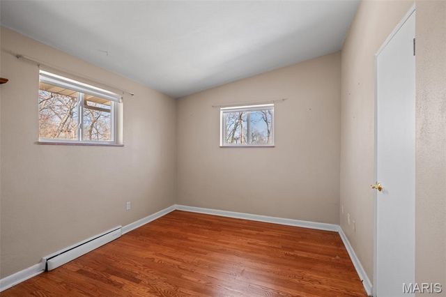 15 Oakwood Lane, St Louis, MO 63129