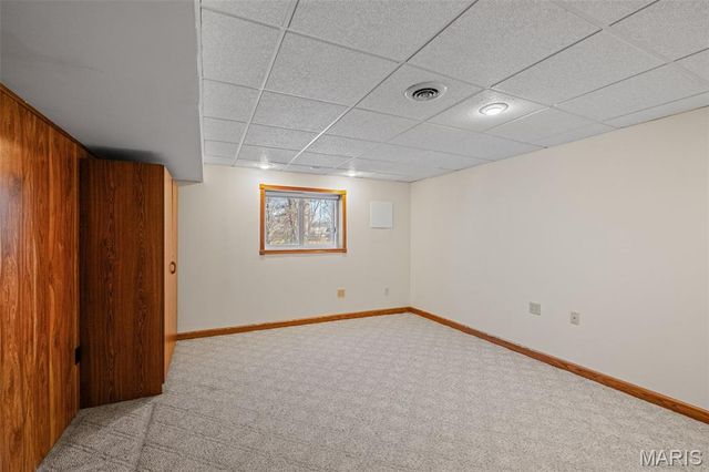 15 Oakwood Lane, St Louis, MO 63129