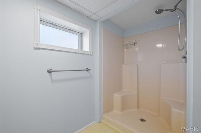 15 Oakwood Lane, St Louis, MO 63129